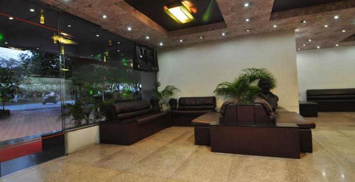 Infiniti Hotel And Spa Индаур Экстерьер фото