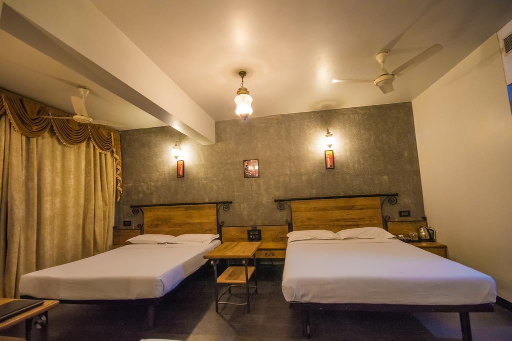 Infiniti Hotel And Spa Индаур Экстерьер фото