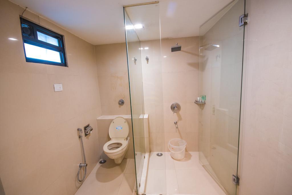 Infiniti Hotel And Spa Индаур Экстерьер фото