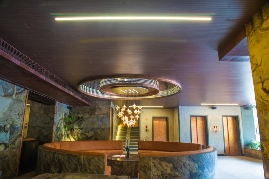 Infiniti Hotel And Spa Индаур Экстерьер фото