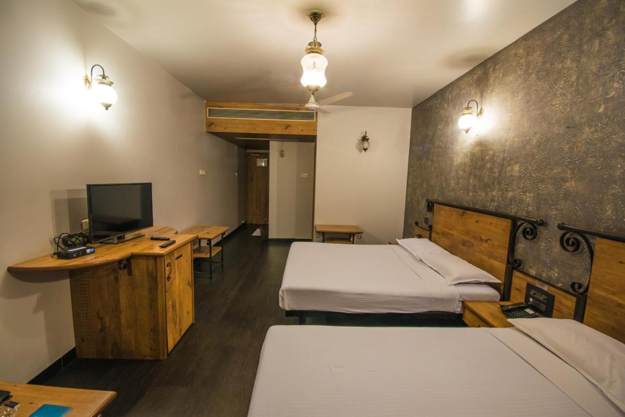 Infiniti Hotel And Spa Индаур Экстерьер фото